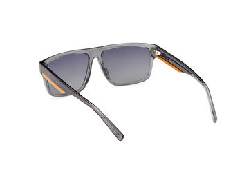 Das Bild zeigt die Sonnenbrille TB9342 20D von der Marke Timberland in grau.