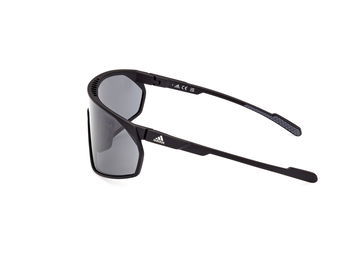 Das Bild zeigt die Sonnenbrille SP0074 02A von der Marke Adidas Sport in matt schwarz