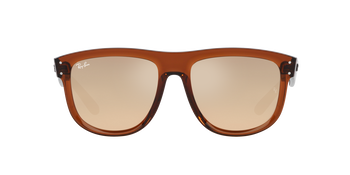 Das Bild zeigt die Sonnenbrille RBR0501S 67102O von der  Marke Ray Ban in hellbraun transparent.