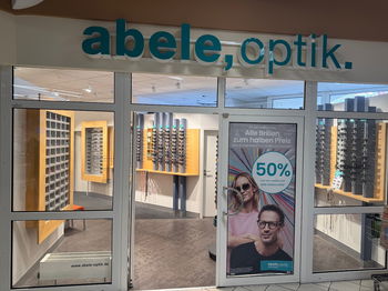 Das Bild zeigt den Eingang unserer Filiale in Gera.