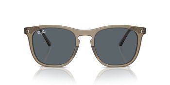 Das Bild zeigt die Sonnenbrille RB2210 6765R5 von der Marke Ray-Ban in Braun transparent.