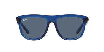 Das Bild zeigt die Sonnenbrille RBR0501S 67083A von der Marke Ray Ban in dunkelblau transparent