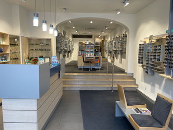 Das Bild zeigt den Eingangsbereich unserer Filiale in Ingolstadt in der Harderstraße.