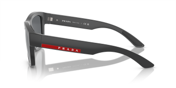 Das Bild zeigt die Sonnenbrille PS01ZS UFK5L0 von der Marke Prada Linea Rossa in schwarz.