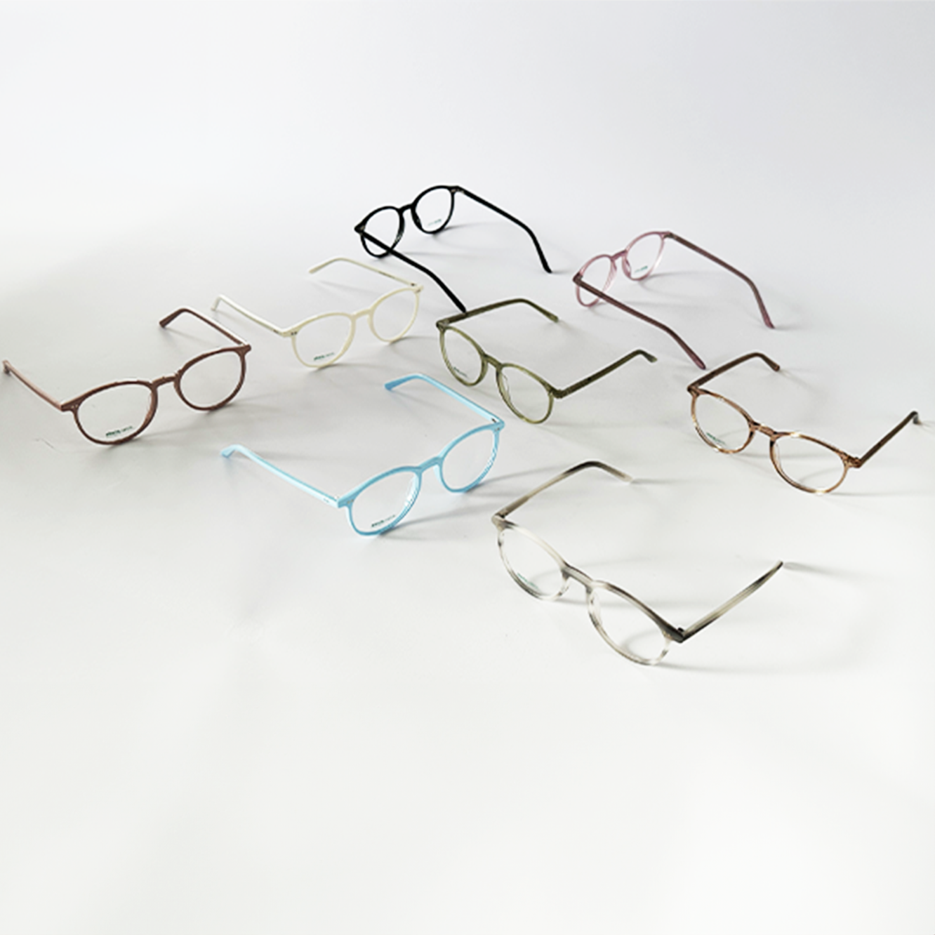 Das Bild zeigt eine Auswahl der Abele Optik Lucky Glasses Brillengestelle, die im Angebot  erhältlich sind.