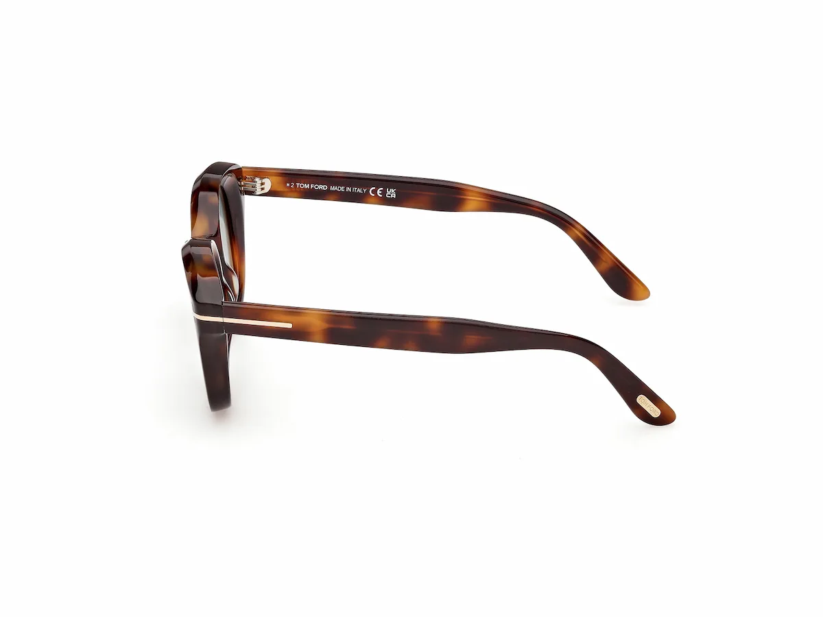 Zu sehen ist die Sonnenbrille FT1344 53P in blond havanna von der Marke Tom Ford