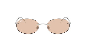 Das Bild zeigt die Ray Ban Sonnenbrille RB3767 in Silber mit bernsteinfarbenen Gläsern von vorne.