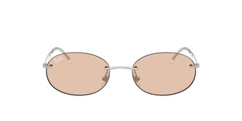 Das Bild zeigt die Ray Ban Sonnenbrille RB3767 in Silber mit bernsteinfarbenen Gläsern von vorne.