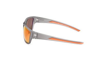 Das Bild zeigt die Sonnenbrille TB00023 20D von der Marke Timberland in Grau.