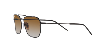 Das Bild zeigt die Sonnenbrille 0RBR0102S 002/CB von der Marke Ray Ban in schwarz.