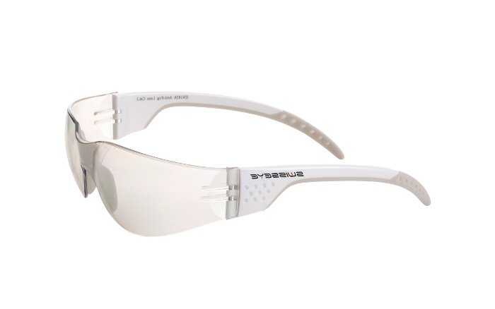 Das Bild zeigt die Sonnenbrille Outbreak Luzzone 14050 von der Marke Swiss Eye in weiß/grau.