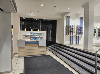 Das Bild zeigt den Kassenbereich unserer Filiale in Marburg.