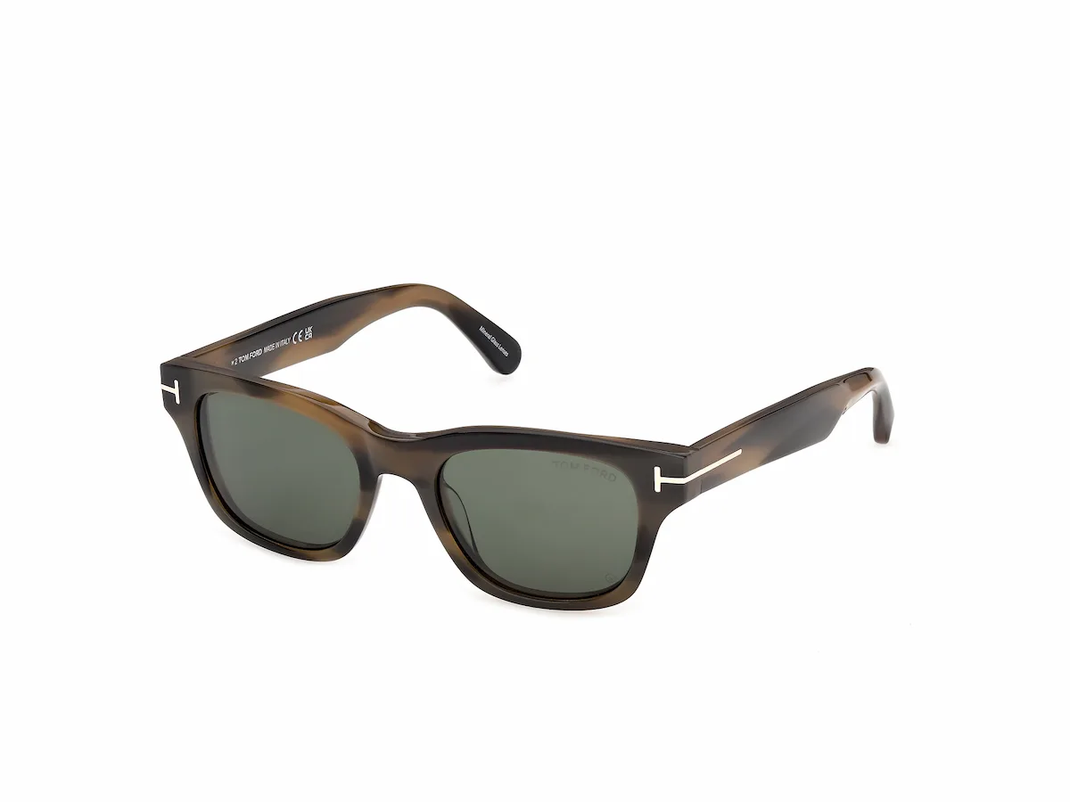 Zu sehen ist die Sonnenbrille FT1357 55N in Havanna von der Marke Tom Ford.