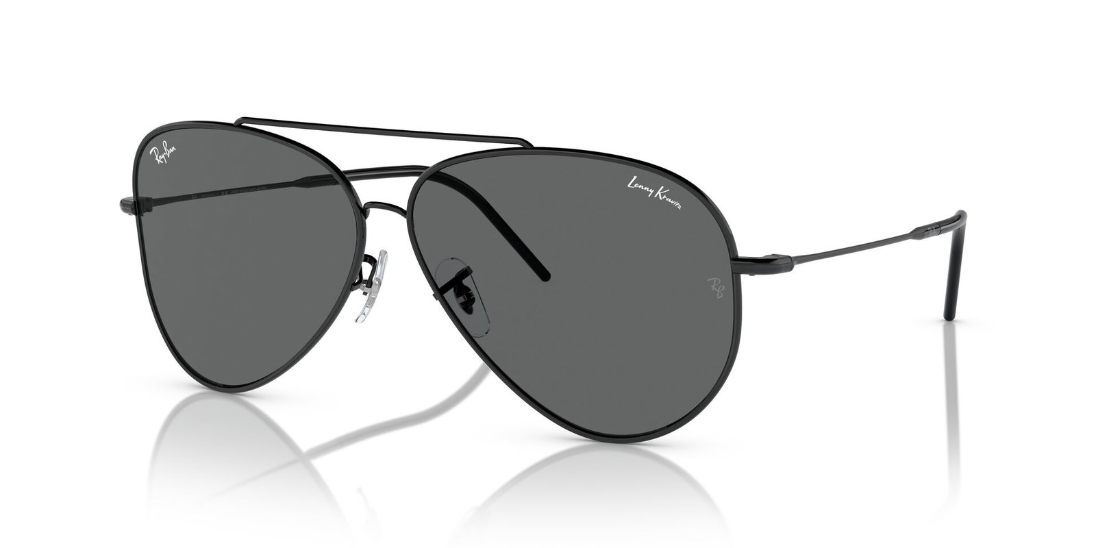 Das Bild zeigt die Sonnenbrille RBR0101S von der Ray-Ban in Schwarz.