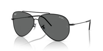 Das Bild zeigt die Sonnenbrille RBR0101S 002/GR von der Marke Ray-Ban in Schwarz.