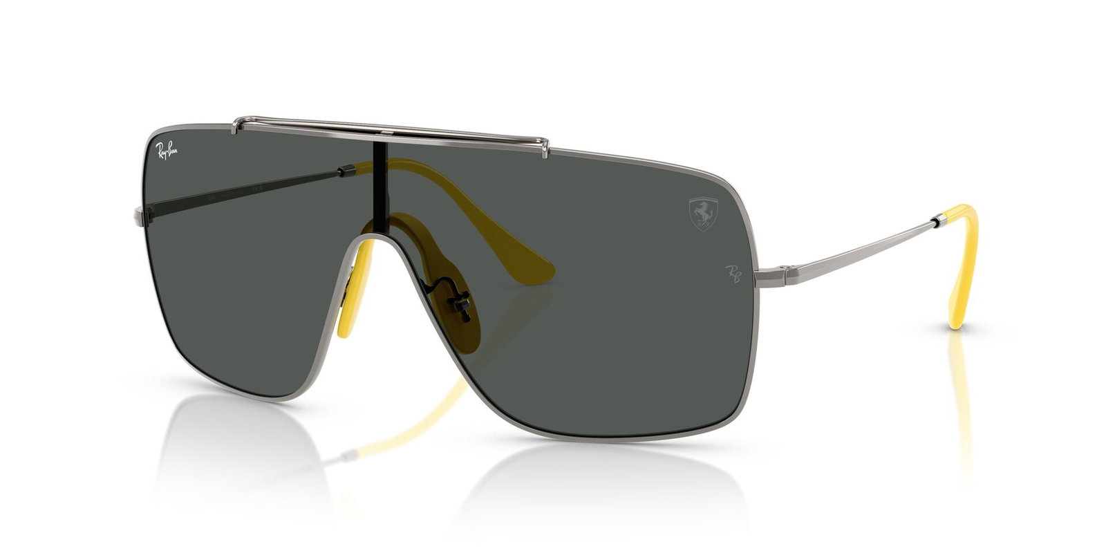 das Bild zeigt die Sonnenbrille RB3697M von Ray Ban in der Farbe Silber.