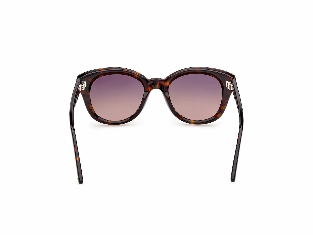 Zu sehen ist die Sonnenbrille FT1344 52T in dunkel havanna von der Marke Tom Ford.