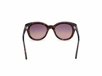 Zu sehen ist die Sonnenbrille FT1344 52T in dunkel havanna von der Marke Tom Ford.