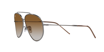 Das Bild zeigt die Sonnenbrille 0101S 004/CB von der Marke Ray Ban in Gunmetal.