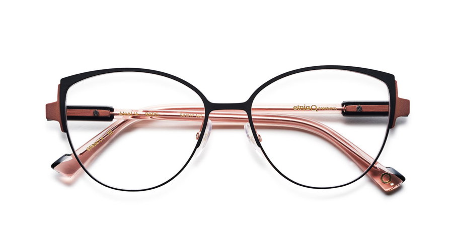 Das Bild zeigt die Korrektionsbrille Amalia BKPG von der Marke Etnia Barcelona in schwarz/rosa.