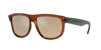 Das Bild zeigt die Sonnenbrille RBR0501S 67102O von der  Marke Ray Ban in hellbraun transparent.