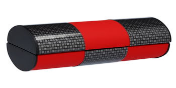 Das Bild zeigt das geschlossene Brillenetui Logic Carbon in rot-grau.