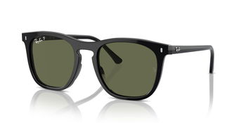 Das Bild zeigt die Sonnenbrille RB2210 901/58 von der Marke Ray-Ban in Schwarz.