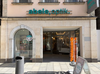 Das Bild zeigt die Fassade unserer Filiale in Forchheim.