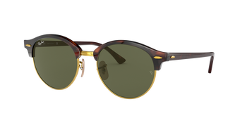Das Bild zeigt die runde Sonnenbrille RB4246 990 für Damen von der Marke Ray-Ban in braun havanna mit grünen Gläsern von vorne