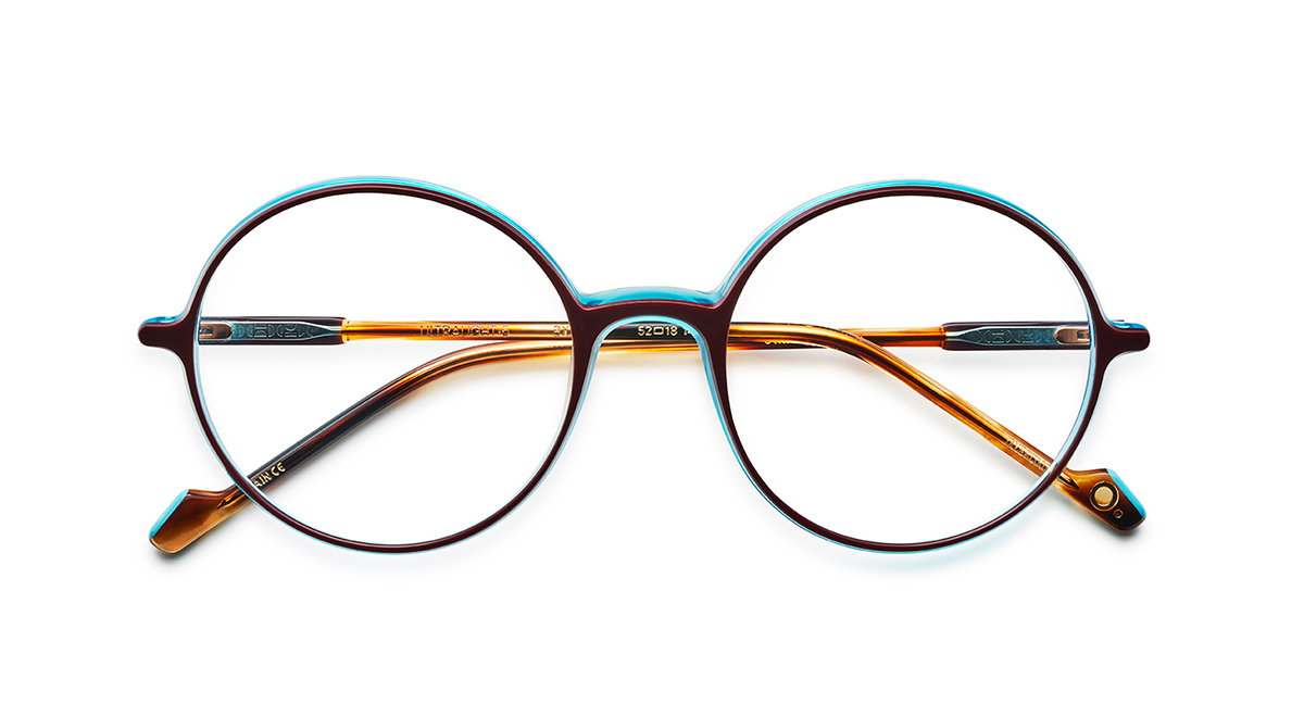Das Bild zeigt die Korrektionsbrille LIGHT5 BXTQ von der Marke Etnia Barcelona in grün