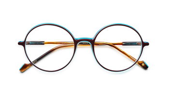 Das Bild zeigt die Korrektionsbrille LIGHT5 BXTQ von der Marke Etnia Barcelona in grün