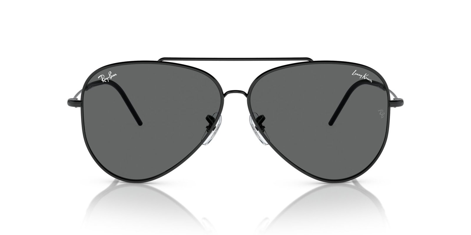 Das Bild zeigt die Sonnenbrille RBR0101S von Ray-Ban in Schwarz.