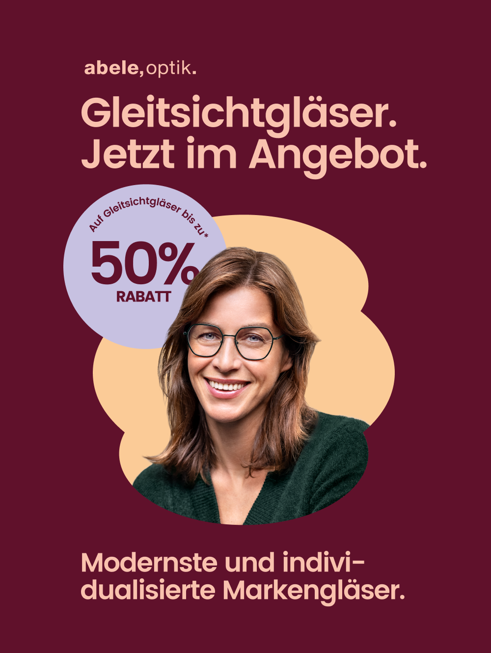 Zu sehen ist eine Frau mit einer Gleitsichtbrille aus dem Abele Optik Angebot des Monats.