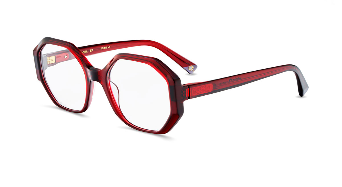 Das Bild zeigt die Korrektionsbrille Anemon BX von der Marke Etnia Barcelona in rot transparent.