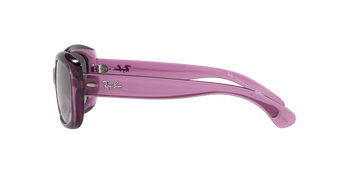 Das Bild zeigt die violette Jackie Ohh Sonnenbrille von der Seite.