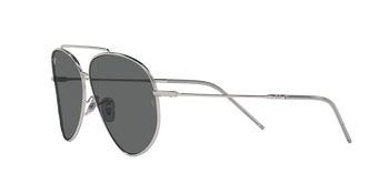 Das Bild zeigt die Sonnenbrille 0RBR0101S 003_GR von der Marke Ray Ban in  Silber.