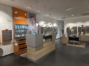 Das Bild zeigt den Kassenbereich unserer Filiale in der Stadtgalerie in Schweinfurt.