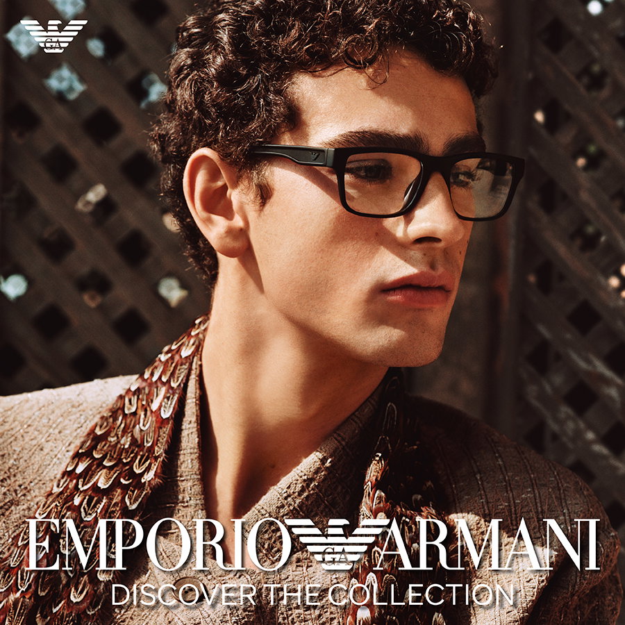 Zu sehen ist ein Mann mit einer Kunststoffbrille von Emporio Armani