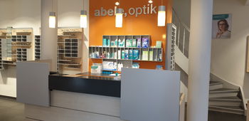 Das Bild zeigt den Kassenbereich unserer Filiale in Frankfurt in der Saalburgstraße.