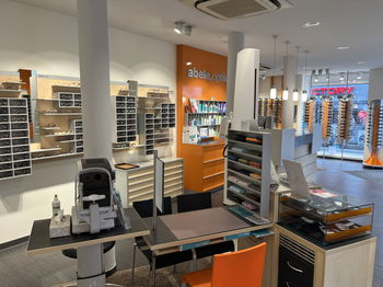 Das Bild zeigt unsere Filiale in Frankfurt in der Saalburgstraße.