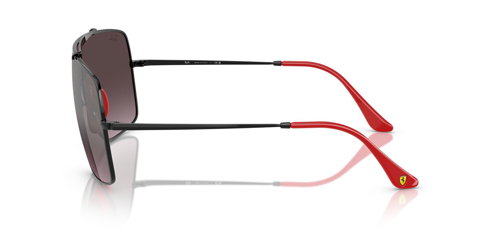 Das Bild zeigt die Sonnenbrille RB3697M F009Y3 von der Marke Ray-Ban in Schwarz/Rot.