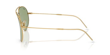 Das Bild zeigt die Sonnenbrille RBR0101S 001/82 von der Marke Ray-Ban in Gold.