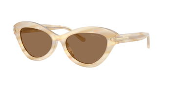 Das Bild zeigt die Ralph Lauren Sonnenbrille RL8236U in Austernschalenbeige leicht seitlich.