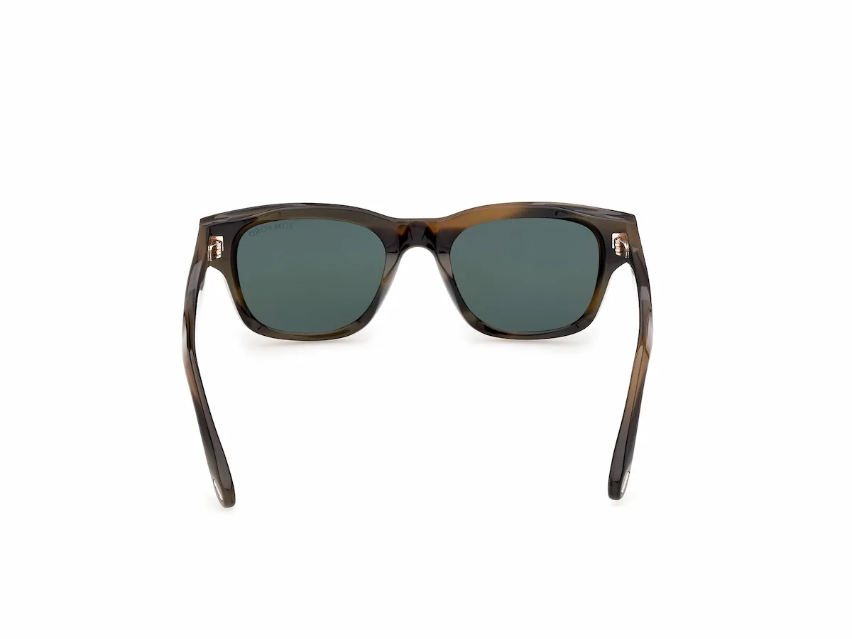 Zu sehen ist die Sonnenbrille FT1357 55N in Havanna von der Marke Tom Ford.
