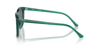 Das Bild zeigt die Sonnenbrille RB2210 6615B1 von der Marke Ray-Ban in Grün Transparent.