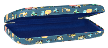 Das Bild zeigt das geöffnete Kinderbrillenetui mit Baustellenmotiven.