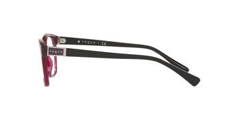 Auf diesem Bild sehen Sie die Korrektionsbrille 5378 von Vogue in der Farbe Schwarz.
