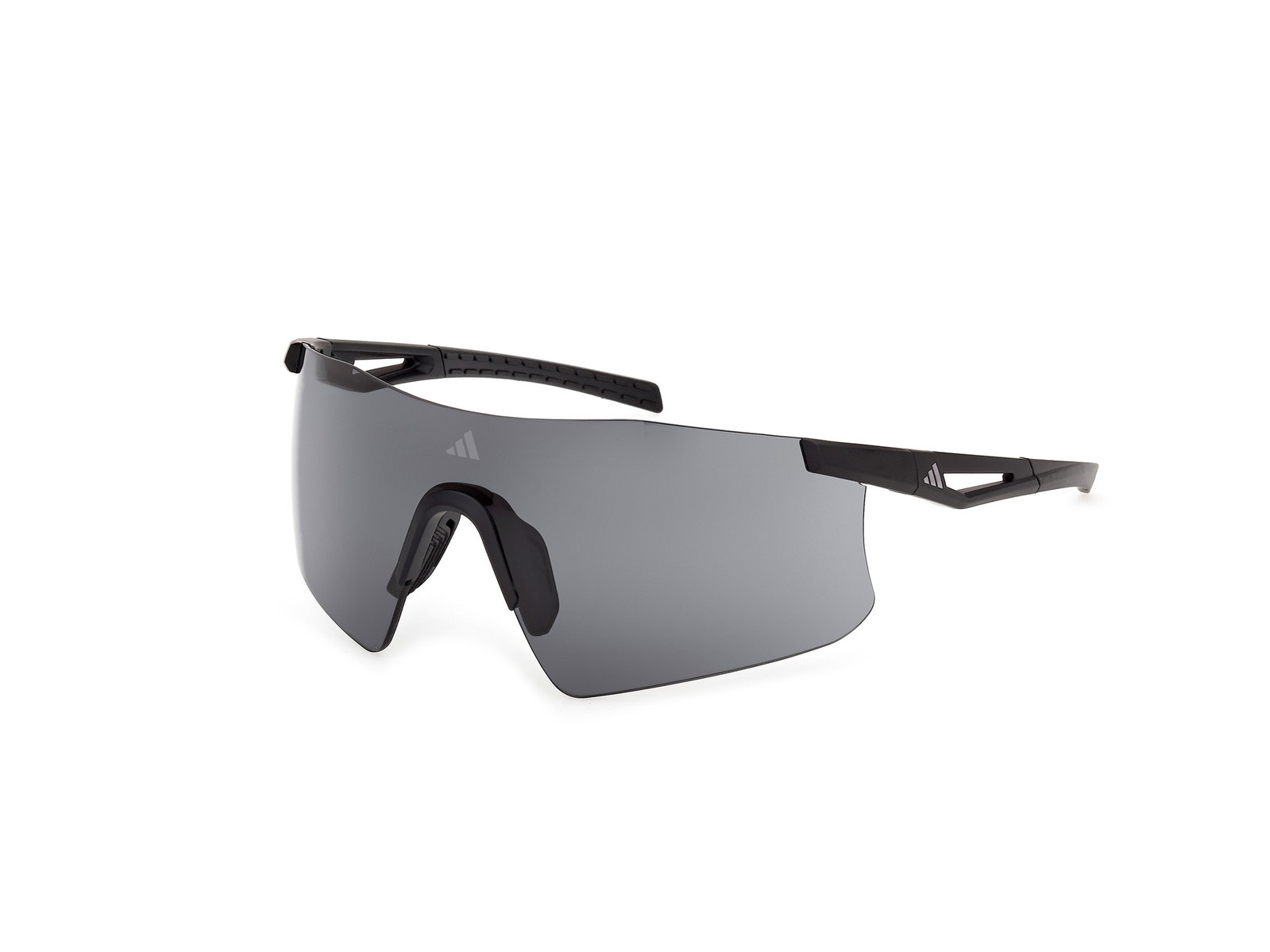 Das Bild zeigt die Adidas Sport Sonnenbrille Kaphiros SP0122 in matt schwarz leicht seitlich.