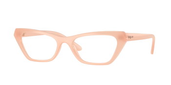 Das Bild zeigt die Korrektionsbrille 5670 von Vogue in der Farbe Aprikose.