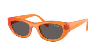 Das Bild zeigt die Sonnenbrille VO5616S von der Marke Vogue in Orange.